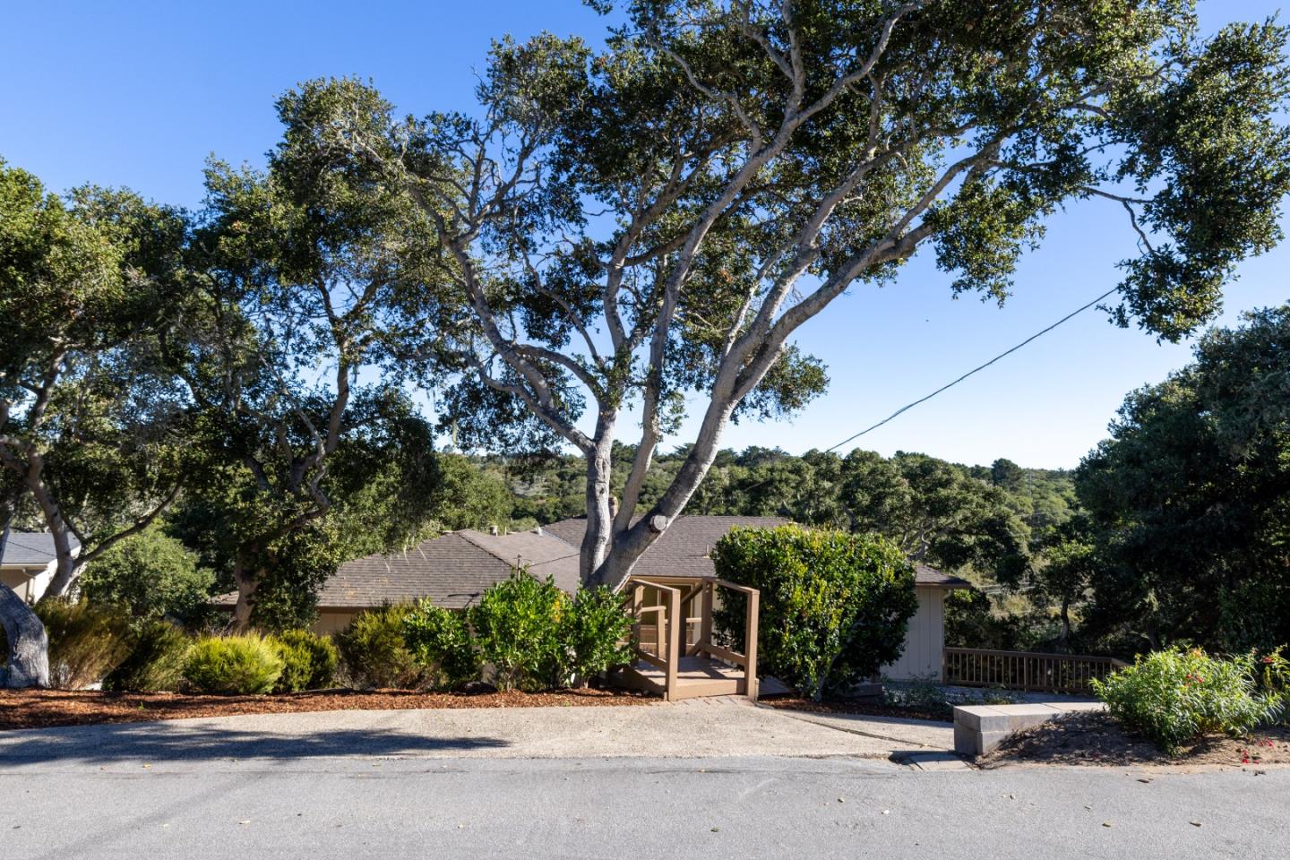 Detail Gallery Image 24 of 24 For 25 Los Encinos Dr, Del Rey Oaks,  CA 93940 - 4 Beds | 2/1 Baths