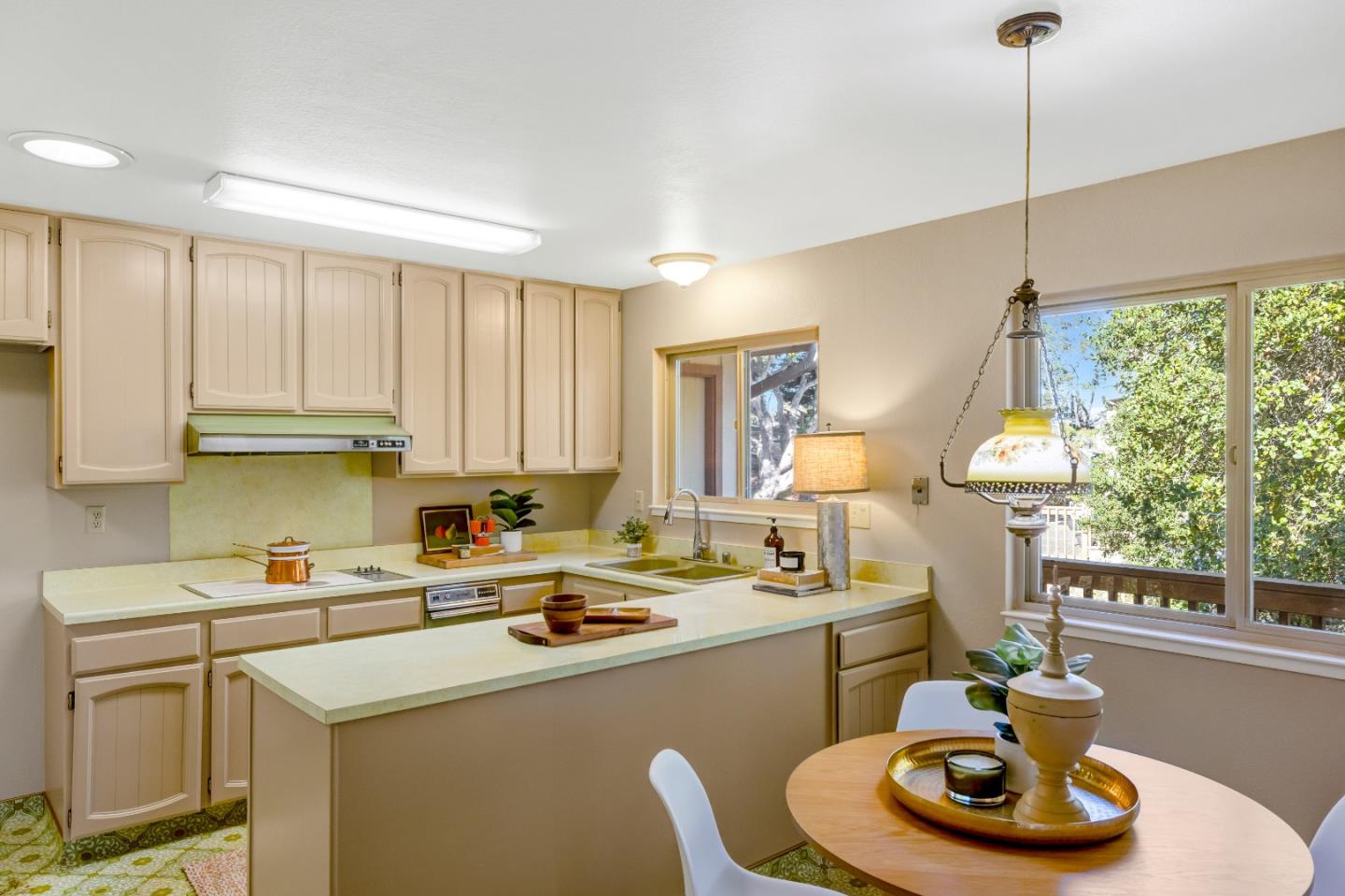 Detail Gallery Image 6 of 24 For 25 Los Encinos Dr, Del Rey Oaks,  CA 93940 - 4 Beds | 2/1 Baths