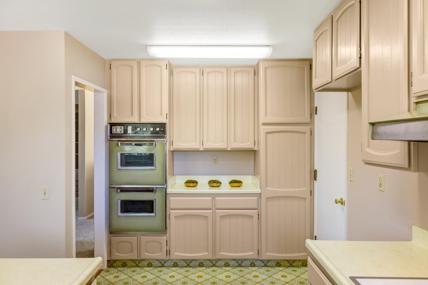 Detail Gallery Image 8 of 24 For 25 Los Encinos Dr, Del Rey Oaks,  CA 93940 - 4 Beds | 2/1 Baths