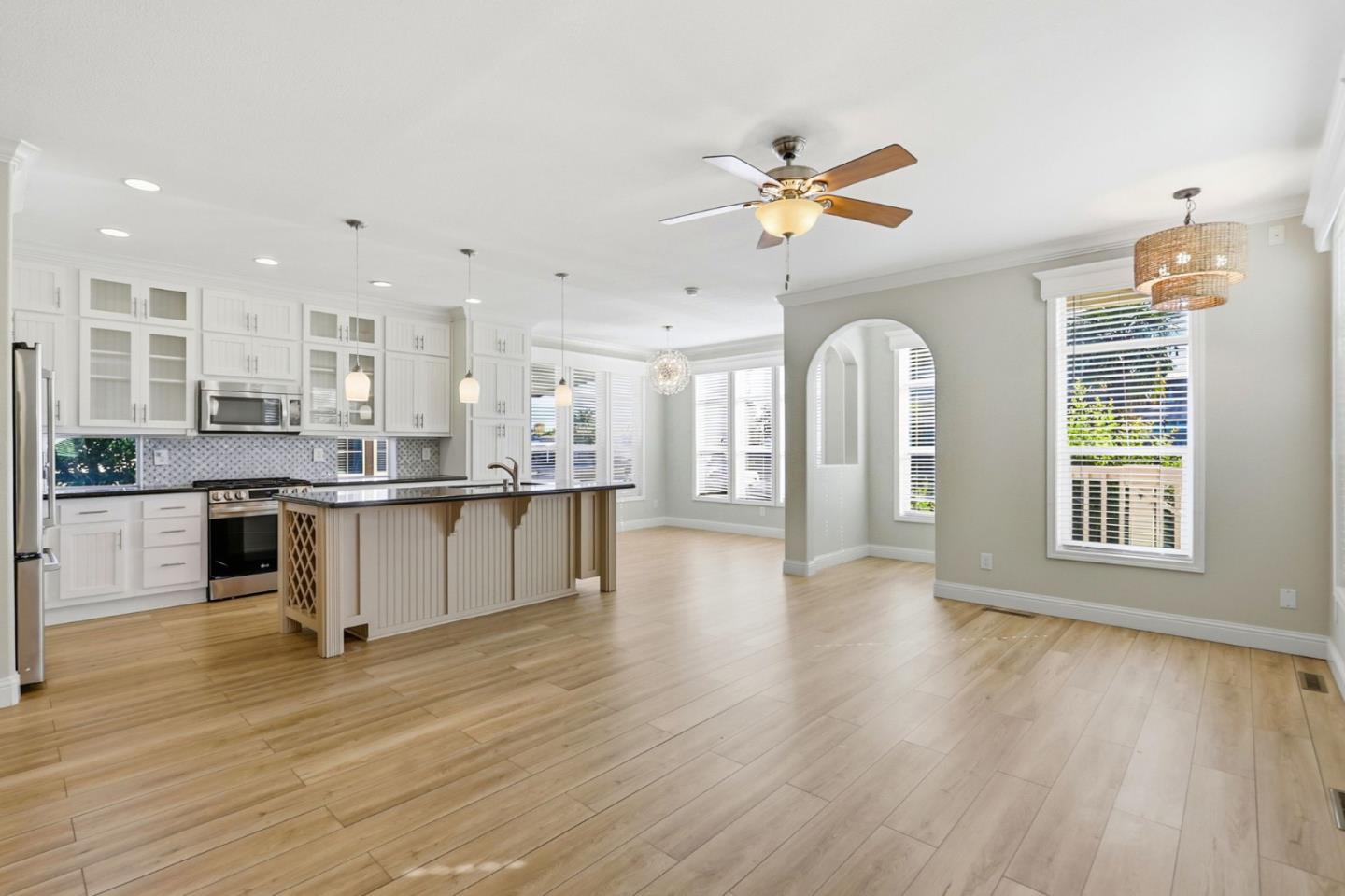 Detail Gallery Image 8 of 38 For 1085 Tasma Dr #74,  Sunnyvale,  CA 94089 - 3 Beds | 3 Baths