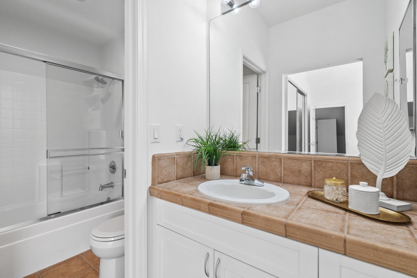 Detail Gallery Image 19 of 40 For 748 Cottage Ct, Mountain View,  CA 94043 - 2 Beds | 2 Baths