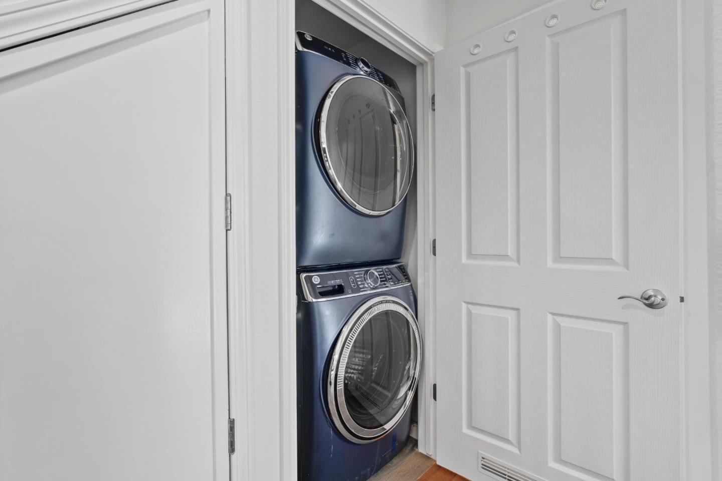 Detail Gallery Image 25 of 40 For 748 Cottage Ct, Mountain View,  CA 94043 - 2 Beds | 2 Baths