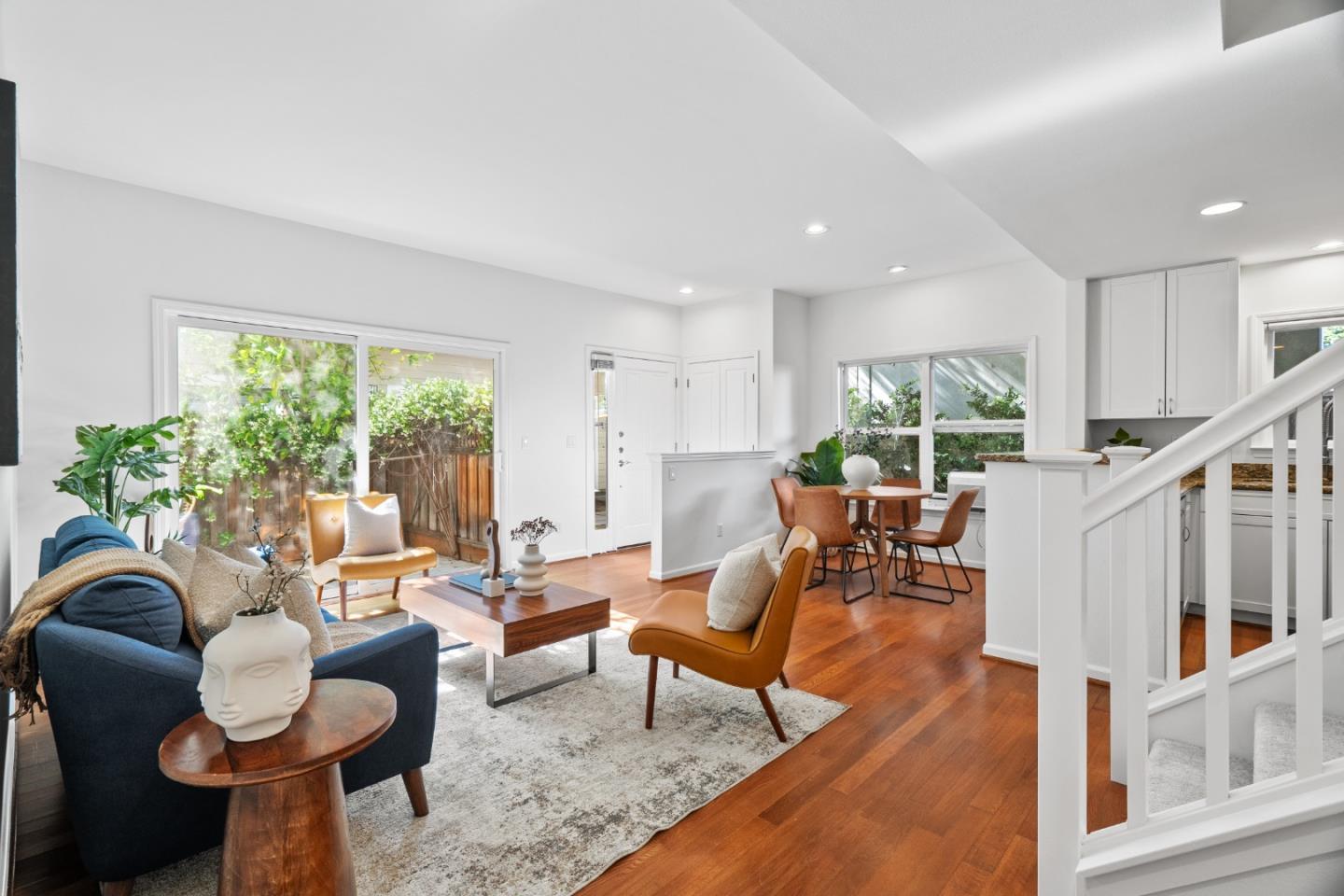 Detail Gallery Image 3 of 40 For 748 Cottage Ct, Mountain View,  CA 94043 - 2 Beds | 2 Baths