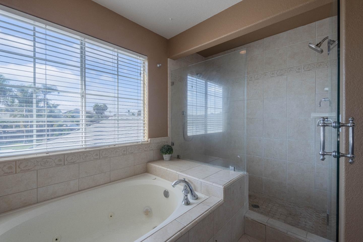 Detail Gallery Image 34 of 53 For 148 Greenbriar Way, Salinas,  CA 93907 - 4 Beds | 2/1 Baths