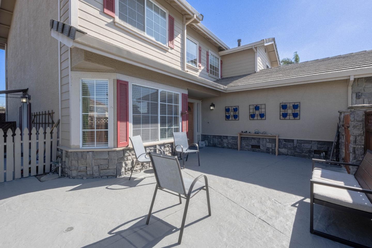 Detail Gallery Image 5 of 53 For 148 Greenbriar Way, Salinas,  CA 93907 - 4 Beds | 2/1 Baths
