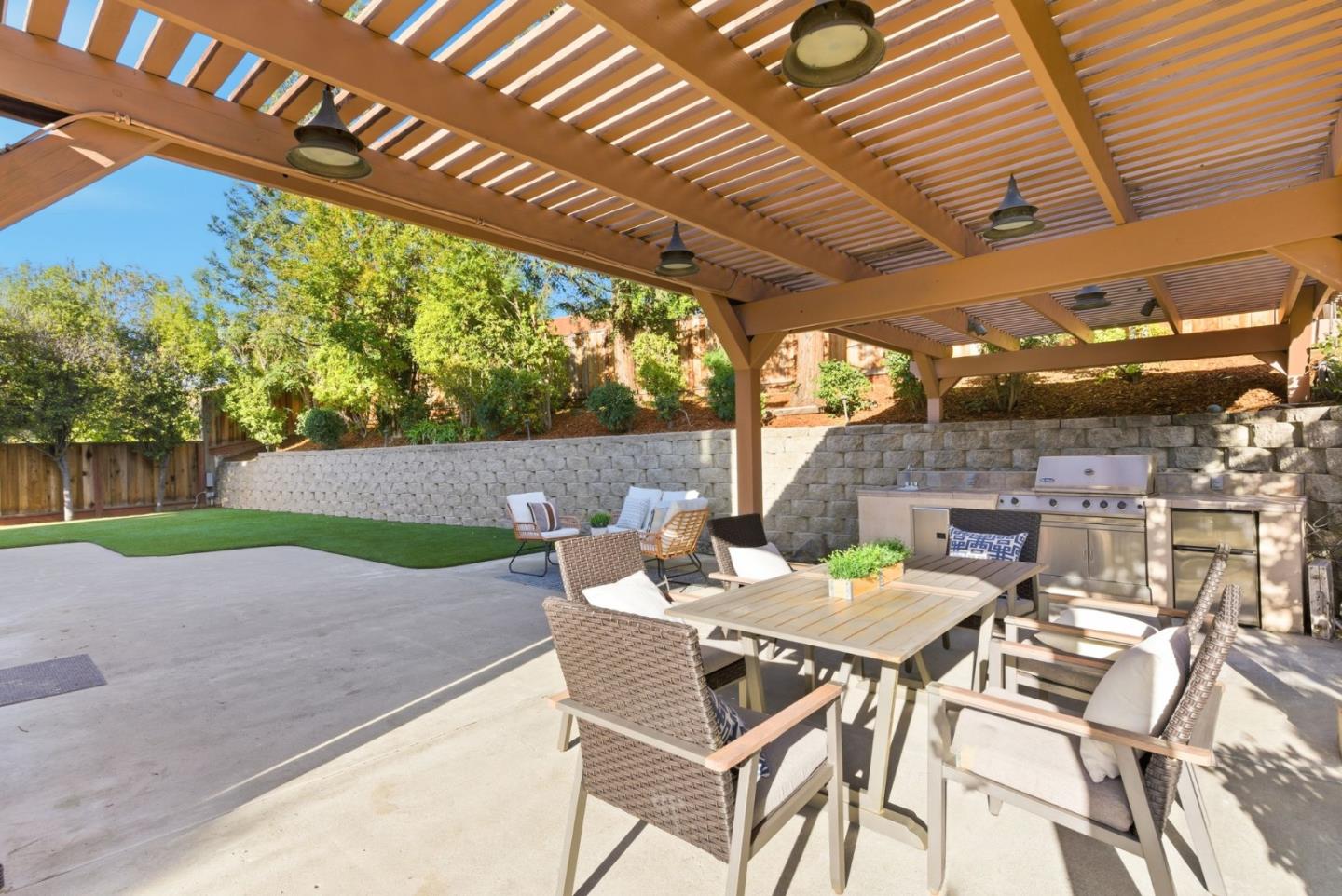 Detail Gallery Image 14 of 55 For 1500 Hemmingway Rd, San Jose,  CA 95132 - 5 Beds | 3 Baths