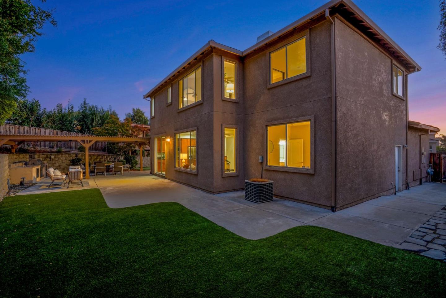 Detail Gallery Image 2 of 55 For 1500 Hemmingway Rd, San Jose,  CA 95132 - 5 Beds | 3 Baths