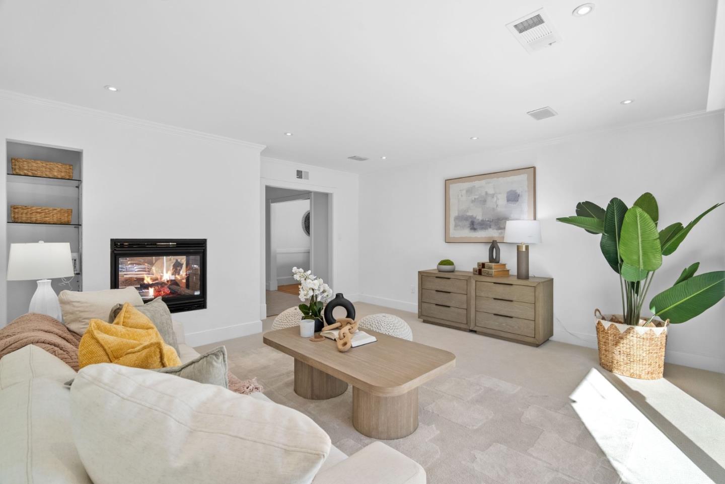 Detail Gallery Image 11 of 39 For 12140 Woodside Dr, Saratoga,  CA 95070 - 4 Beds | 3 Baths