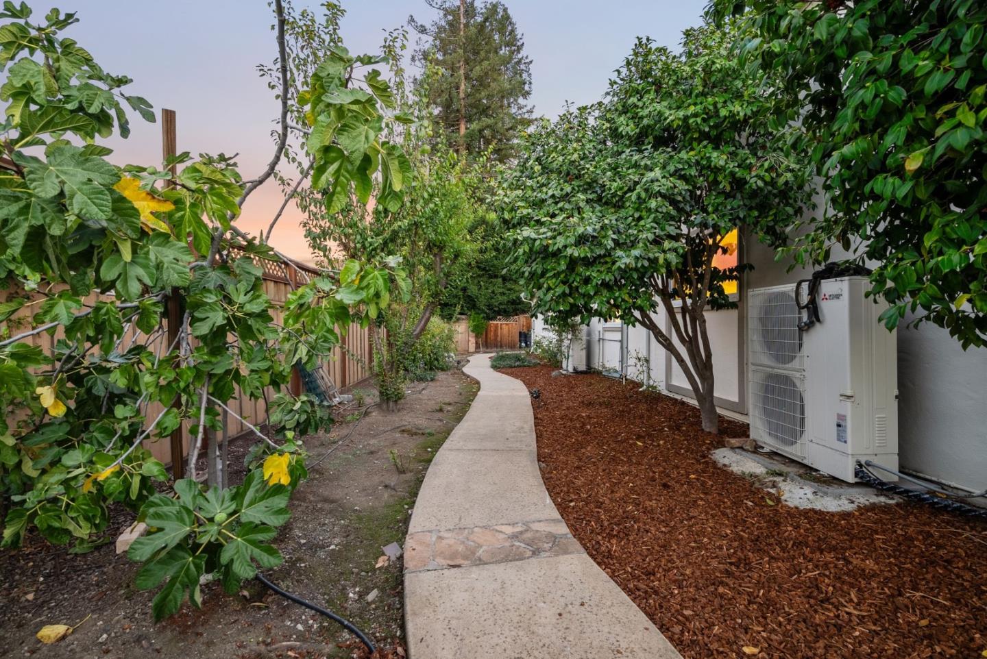 Detail Gallery Image 32 of 39 For 12140 Woodside Dr, Saratoga,  CA 95070 - 4 Beds | 3 Baths