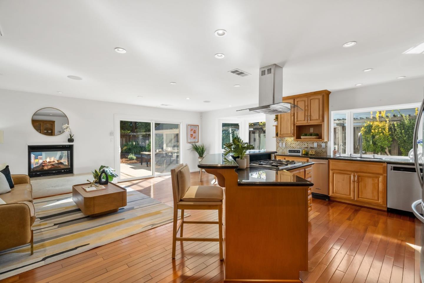 Detail Gallery Image 4 of 39 For 12140 Woodside Dr, Saratoga,  CA 95070 - 4 Beds | 3 Baths