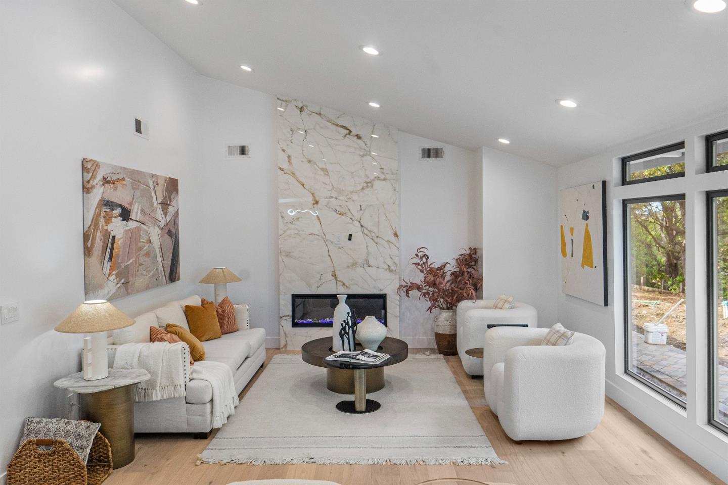 Detail Gallery Image 10 of 43 For 24985 Oneonta Dr, Los Altos Hills,  CA 94022 - 4 Beds | 3 Baths