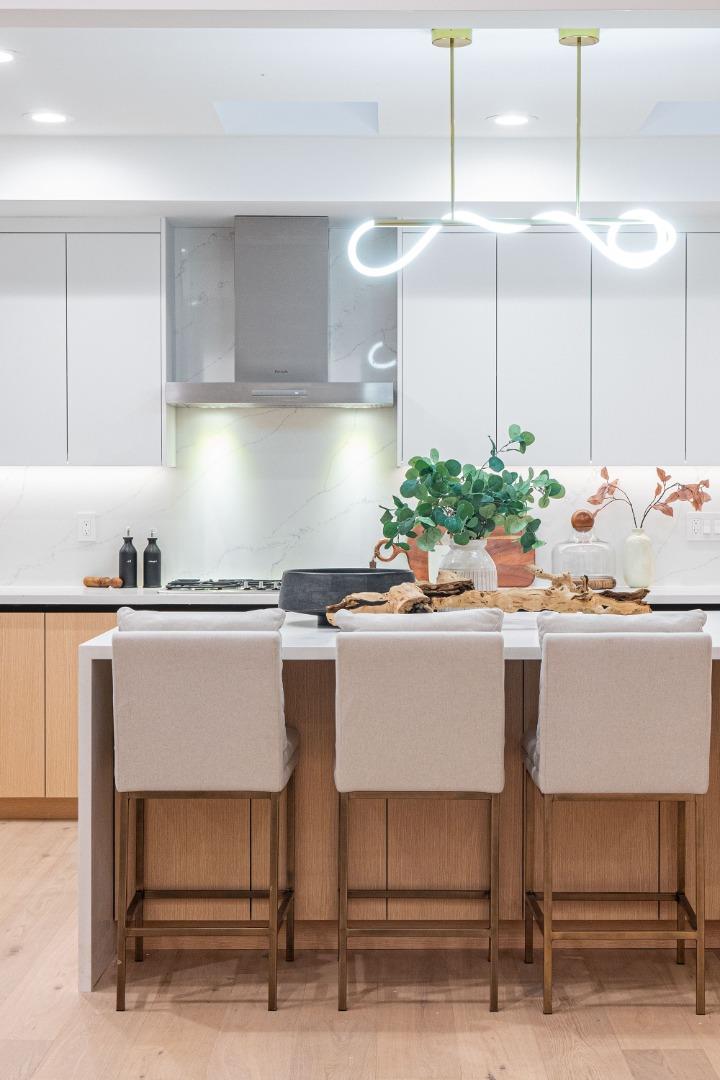 Detail Gallery Image 18 of 43 For 24985 Oneonta Dr, Los Altos Hills,  CA 94022 - 4 Beds | 3 Baths