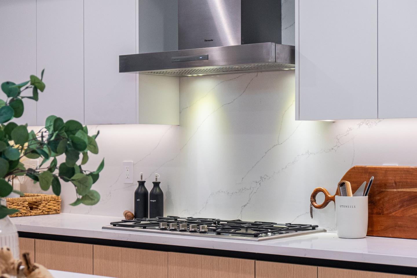 Detail Gallery Image 20 of 43 For 24985 Oneonta Dr, Los Altos Hills,  CA 94022 - 4 Beds | 3 Baths