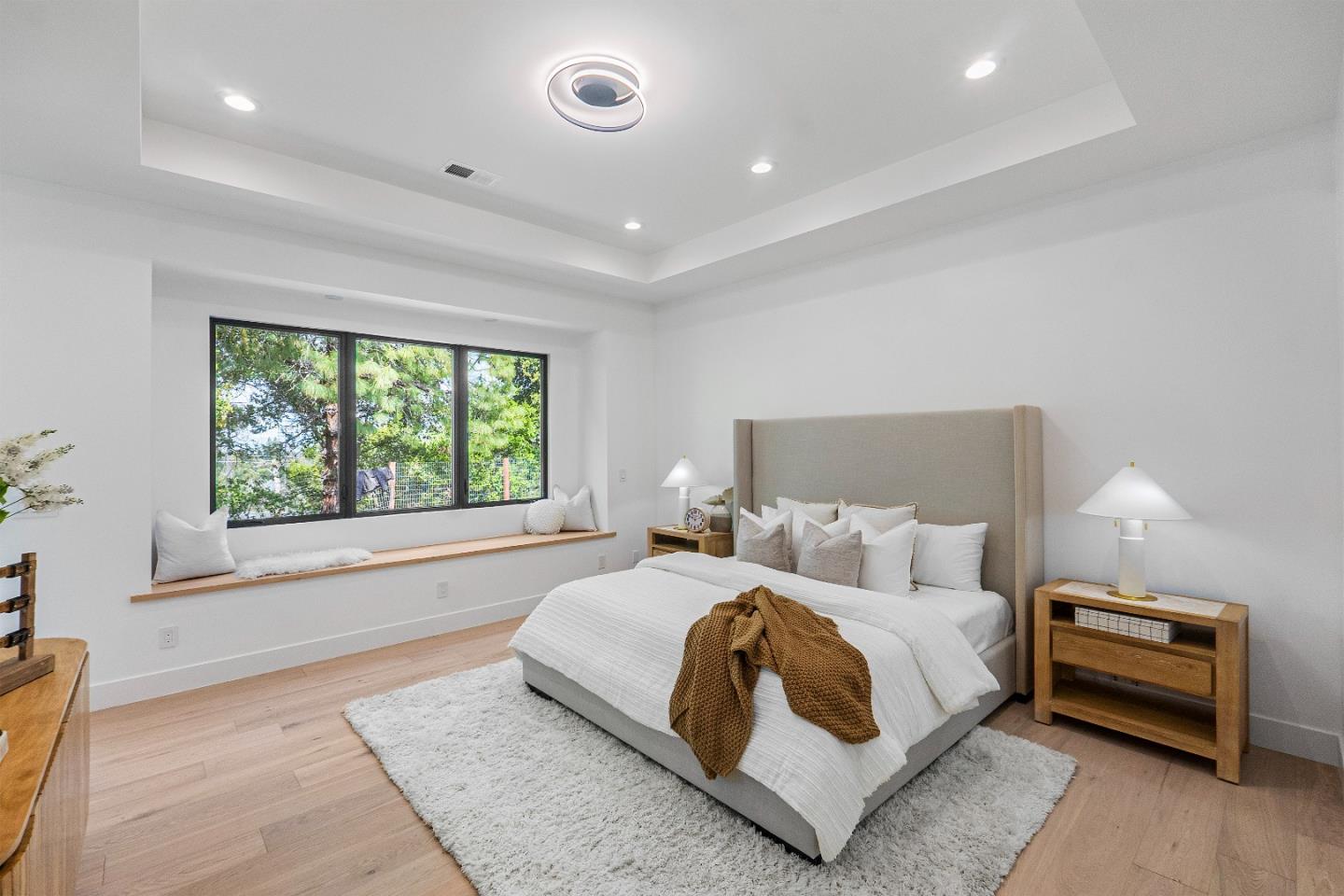 Detail Gallery Image 22 of 43 For 24985 Oneonta Dr, Los Altos Hills,  CA 94022 - 4 Beds | 3 Baths