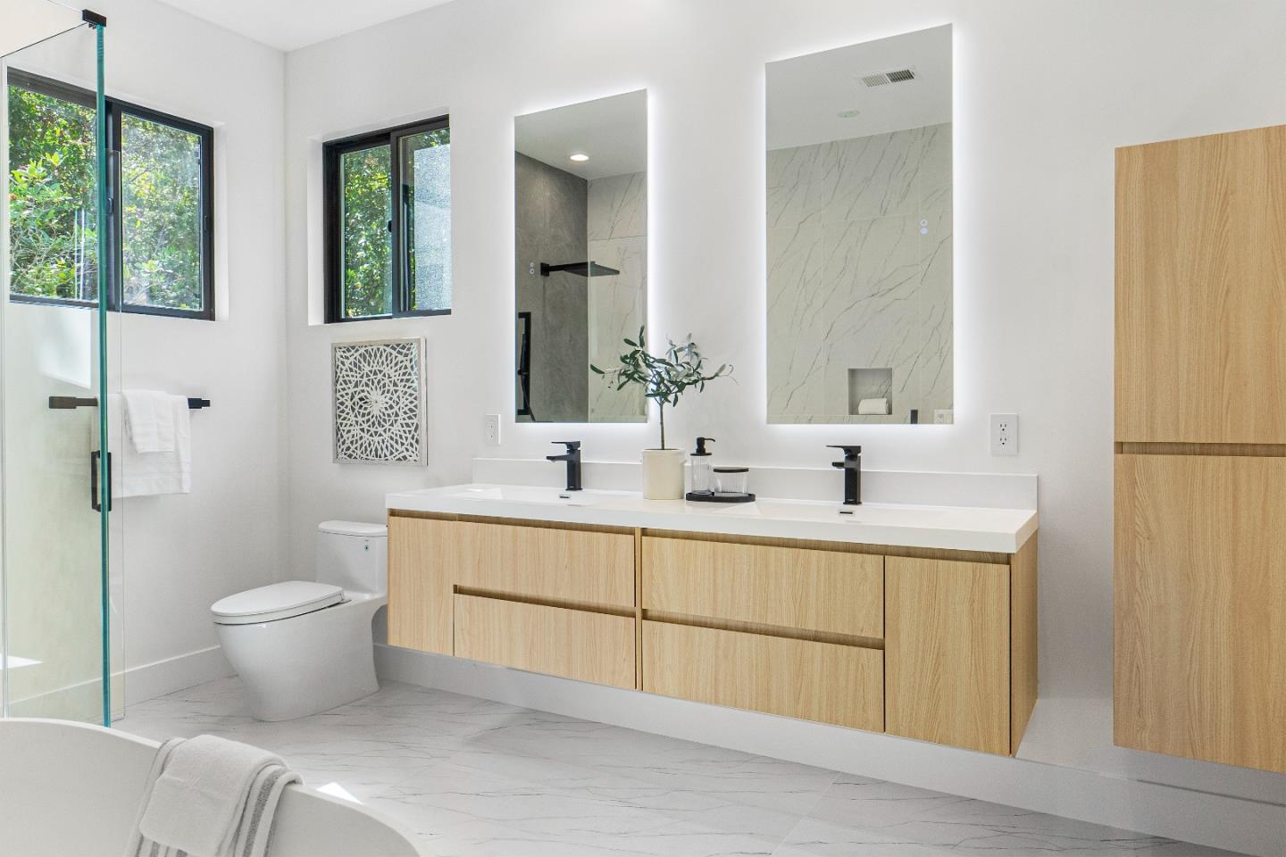 Detail Gallery Image 26 of 43 For 24985 Oneonta Dr, Los Altos Hills,  CA 94022 - 4 Beds | 3 Baths