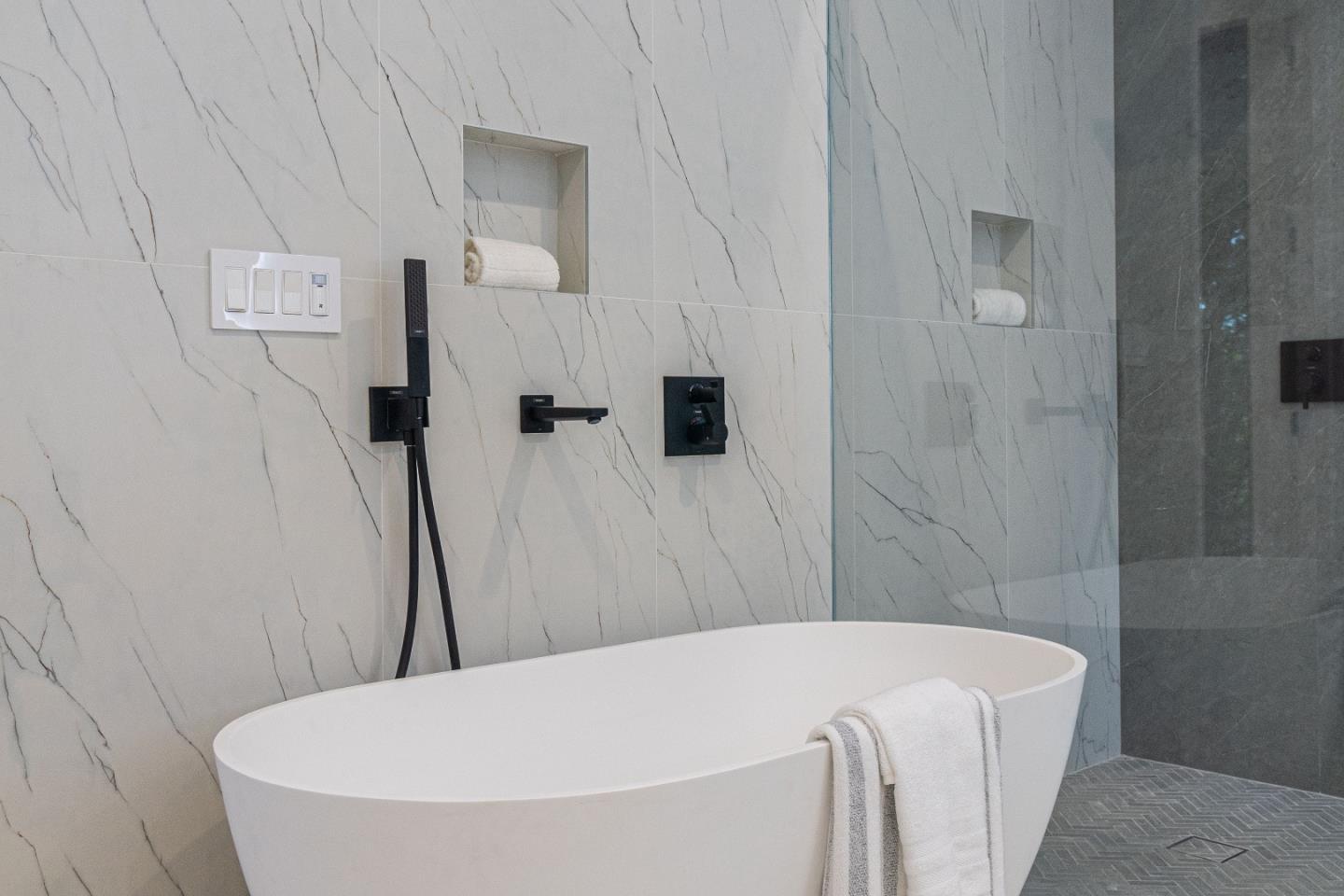 Detail Gallery Image 30 of 43 For 24985 Oneonta Dr, Los Altos Hills,  CA 94022 - 4 Beds | 3 Baths