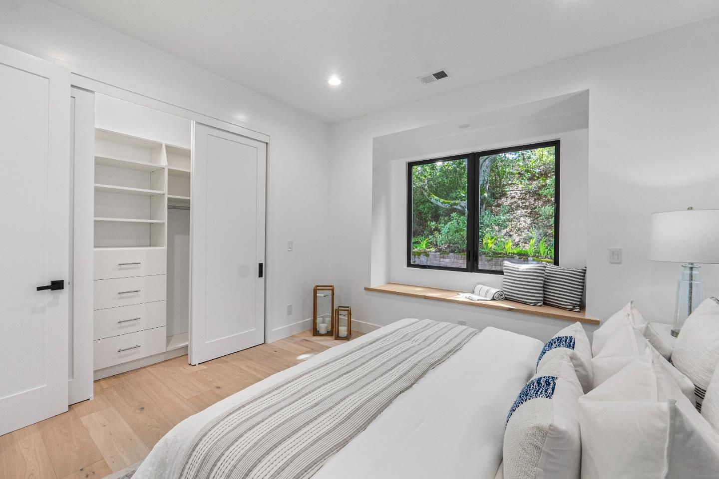 Detail Gallery Image 33 of 43 For 24985 Oneonta Dr, Los Altos Hills,  CA 94022 - 4 Beds | 3 Baths