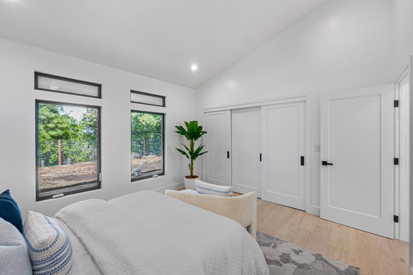 Detail Gallery Image 36 of 43 For 24985 Oneonta Dr, Los Altos Hills,  CA 94022 - 4 Beds | 3 Baths