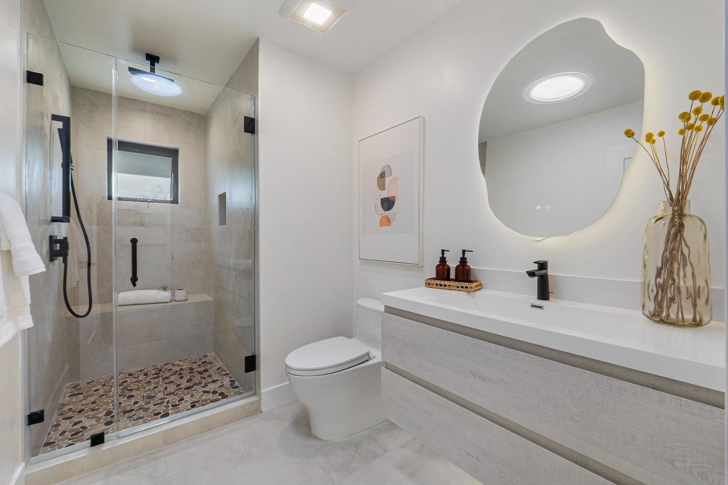 Detail Gallery Image 37 of 43 For 24985 Oneonta Dr, Los Altos Hills,  CA 94022 - 4 Beds | 3 Baths