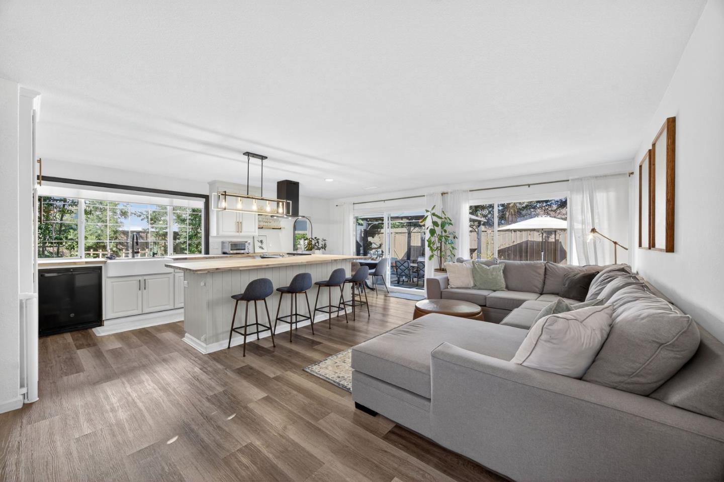 Detail Gallery Image 3 of 39 For 1295 Jasmine Way, Morgan Hill,  CA 95037 - 3 Beds | 2 Baths