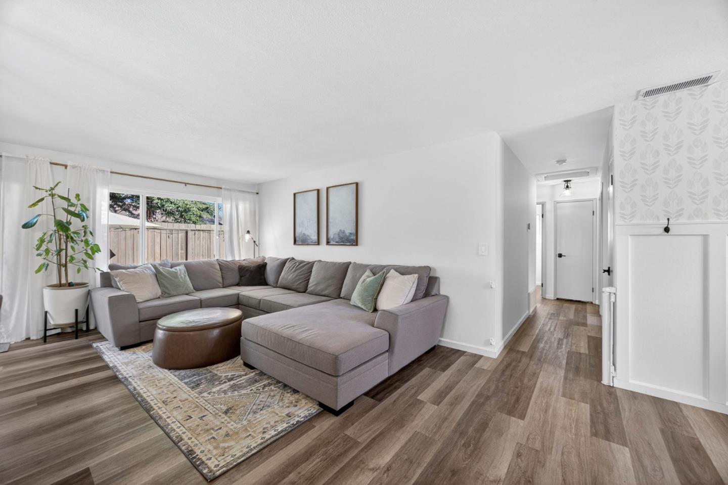 Detail Gallery Image 4 of 39 For 1295 Jasmine Way, Morgan Hill,  CA 95037 - 3 Beds | 2 Baths