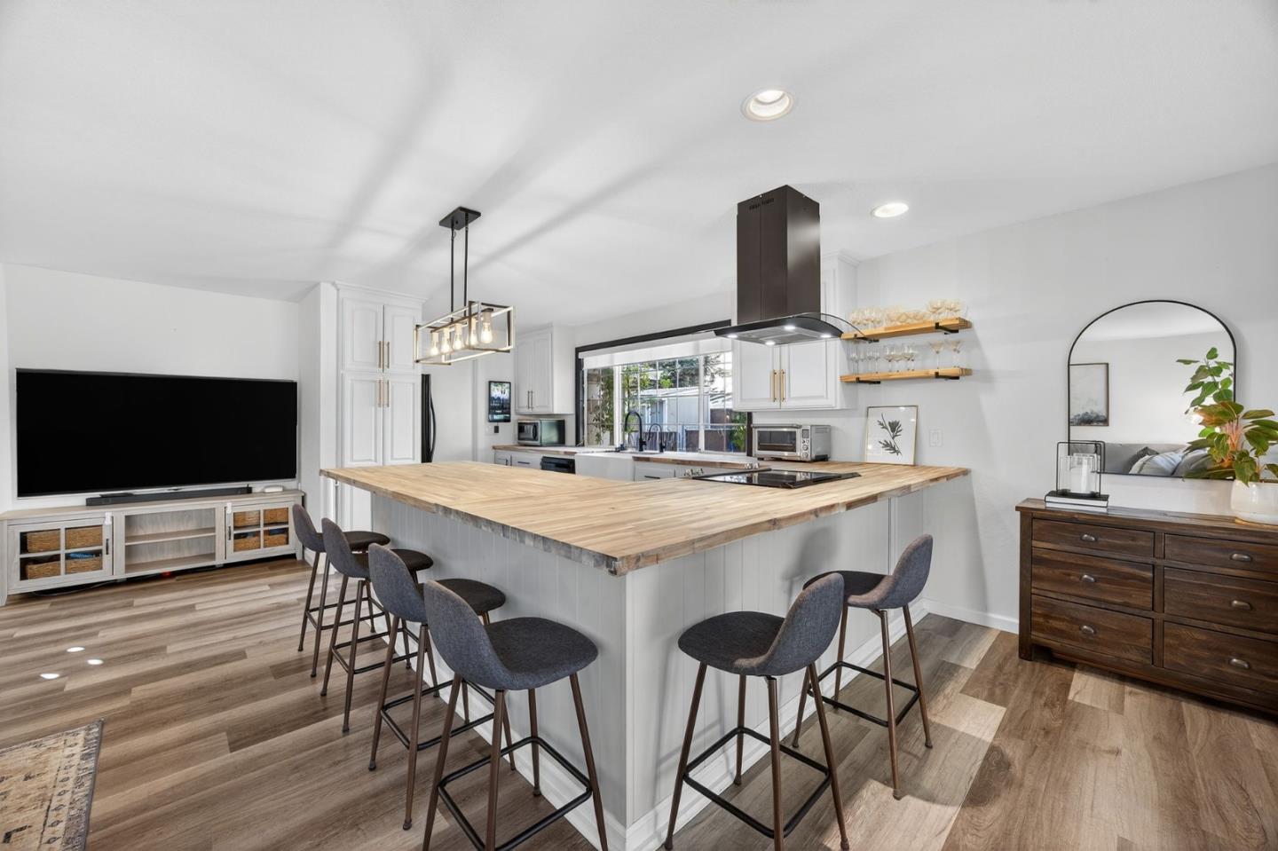 Detail Gallery Image 6 of 39 For 1295 Jasmine Way, Morgan Hill,  CA 95037 - 3 Beds | 2 Baths