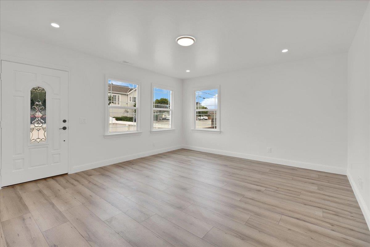 Detail Gallery Image 11 of 36 For 224 Palm, Marina,  CA 93933 - 2 Beds | 2 Baths