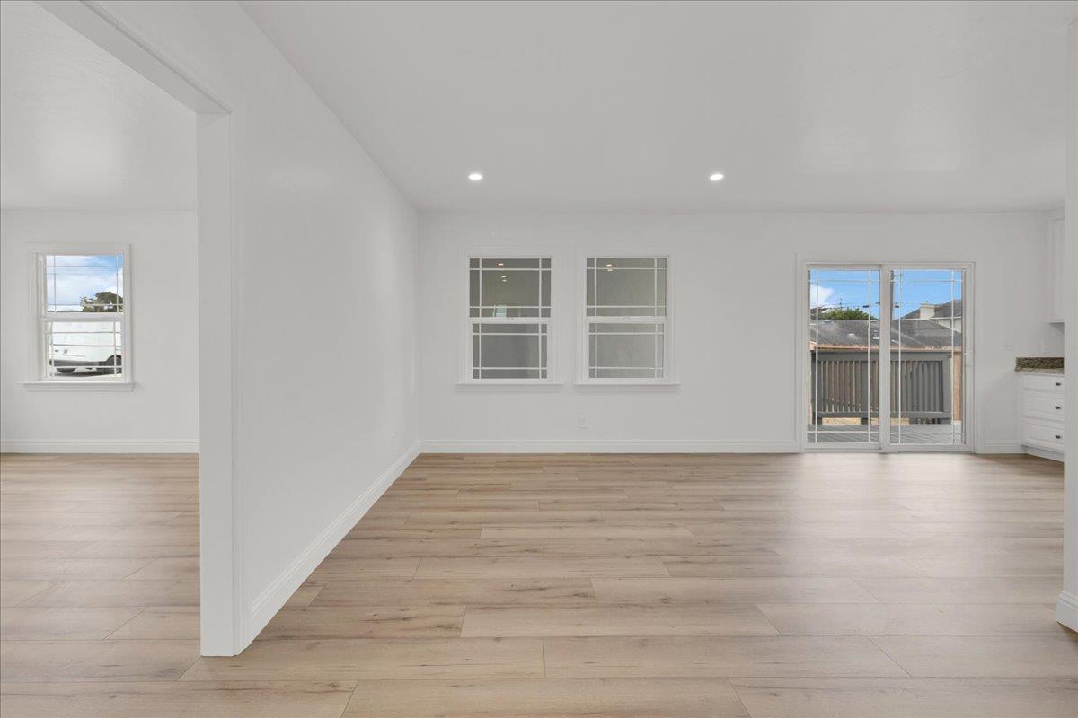 Detail Gallery Image 13 of 36 For 224 Palm, Marina,  CA 93933 - 2 Beds | 2 Baths