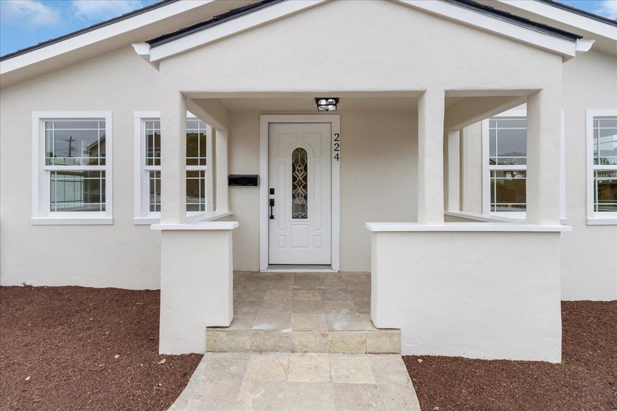 Detail Gallery Image 5 of 36 For 224 Palm, Marina,  CA 93933 - 2 Beds | 2 Baths