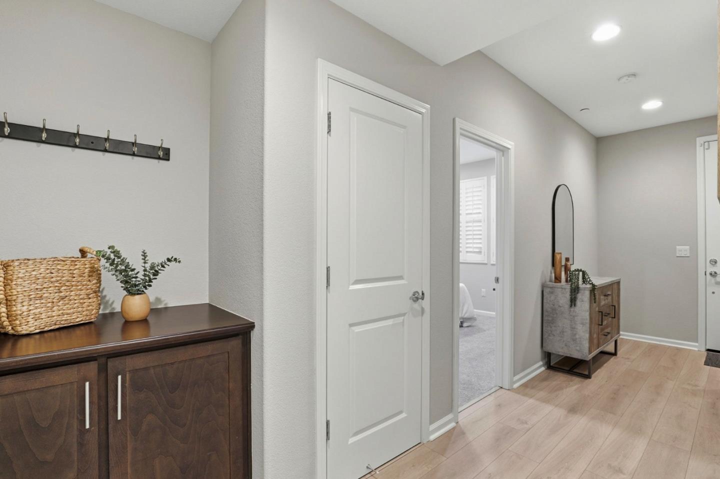 Detail Gallery Image 24 of 36 For 172 E Main Ave, Morgan Hill,  CA 95037 - 4 Beds | 3/1 Baths