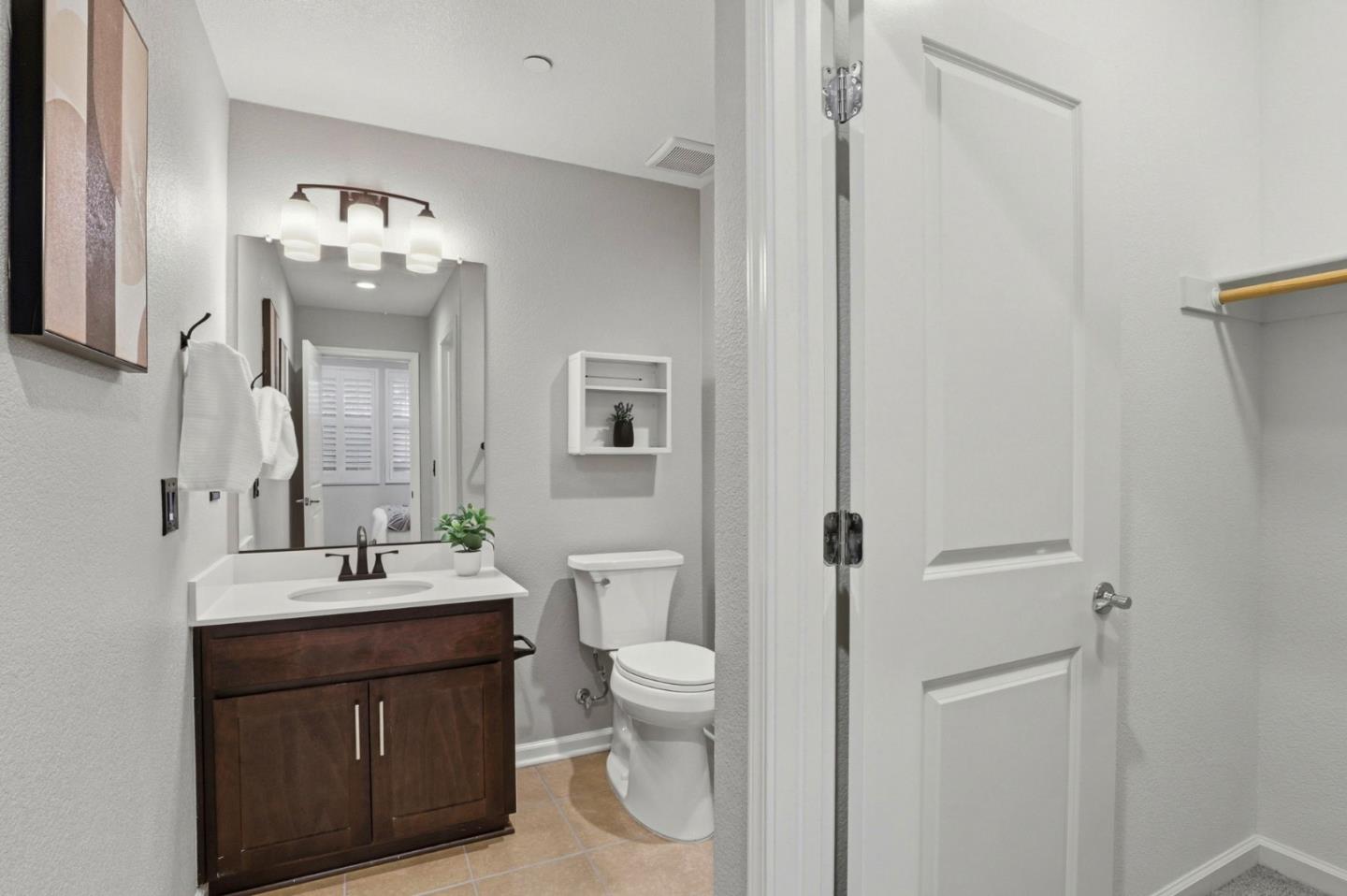 Detail Gallery Image 27 of 36 For 172 E Main Ave, Morgan Hill,  CA 95037 - 4 Beds | 3/1 Baths