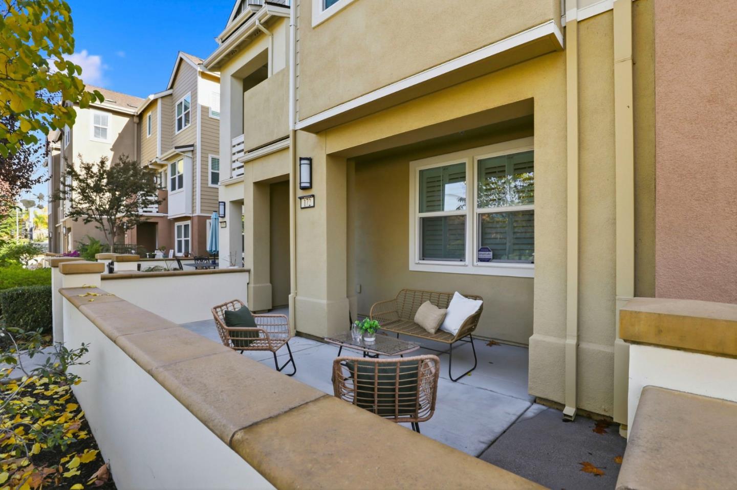 Detail Gallery Image 4 of 36 For 172 E Main Ave, Morgan Hill,  CA 95037 - 4 Beds | 3/1 Baths