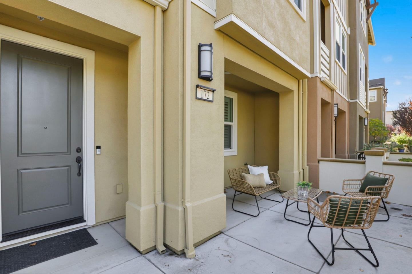 Detail Gallery Image 6 of 36 For 172 E Main Ave, Morgan Hill,  CA 95037 - 4 Beds | 3/1 Baths