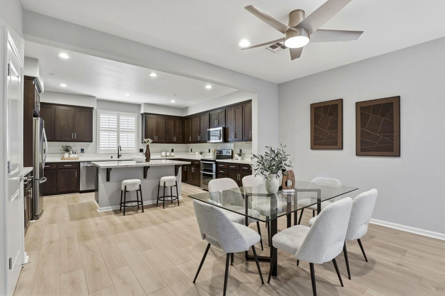 Detail Gallery Image 7 of 36 For 172 E Main Ave, Morgan Hill,  CA 95037 - 4 Beds | 3/1 Baths