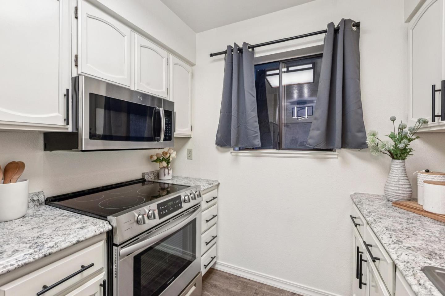 Detail Gallery Image 19 of 31 For 711 S Bayshore Blvd #23,  San Mateo,  CA 94401 - 2 Beds | 1 Baths