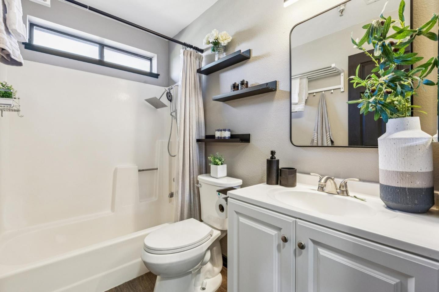 Detail Gallery Image 24 of 31 For 711 S Bayshore Blvd #23,  San Mateo,  CA 94401 - 2 Beds | 1 Baths