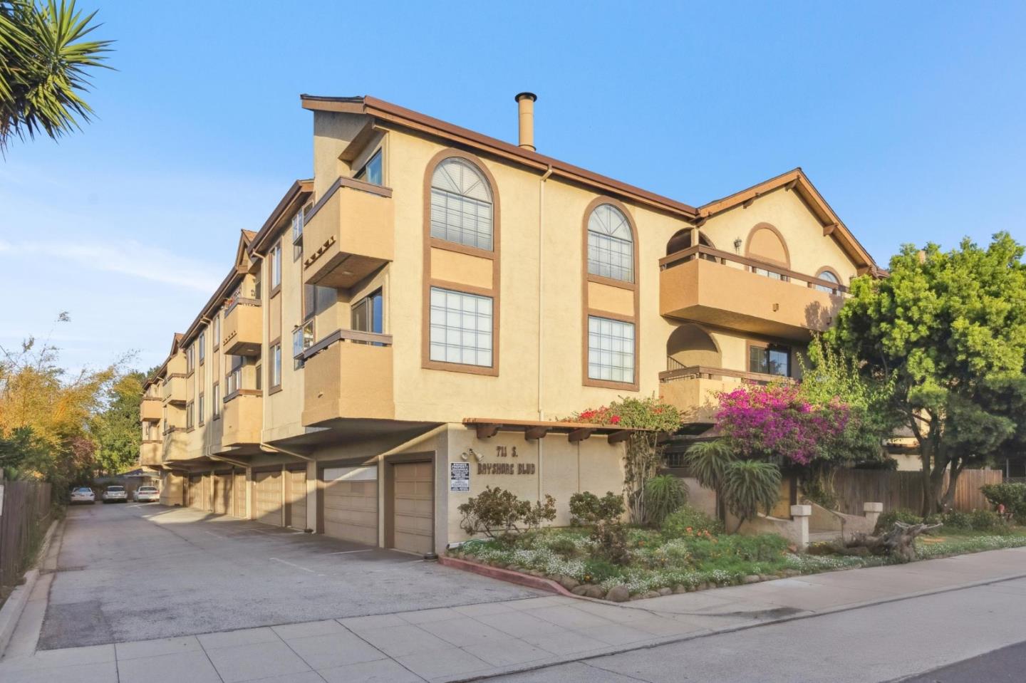 Detail Gallery Image 3 of 31 For 711 S Bayshore Blvd #23,  San Mateo,  CA 94401 - 2 Beds | 1 Baths