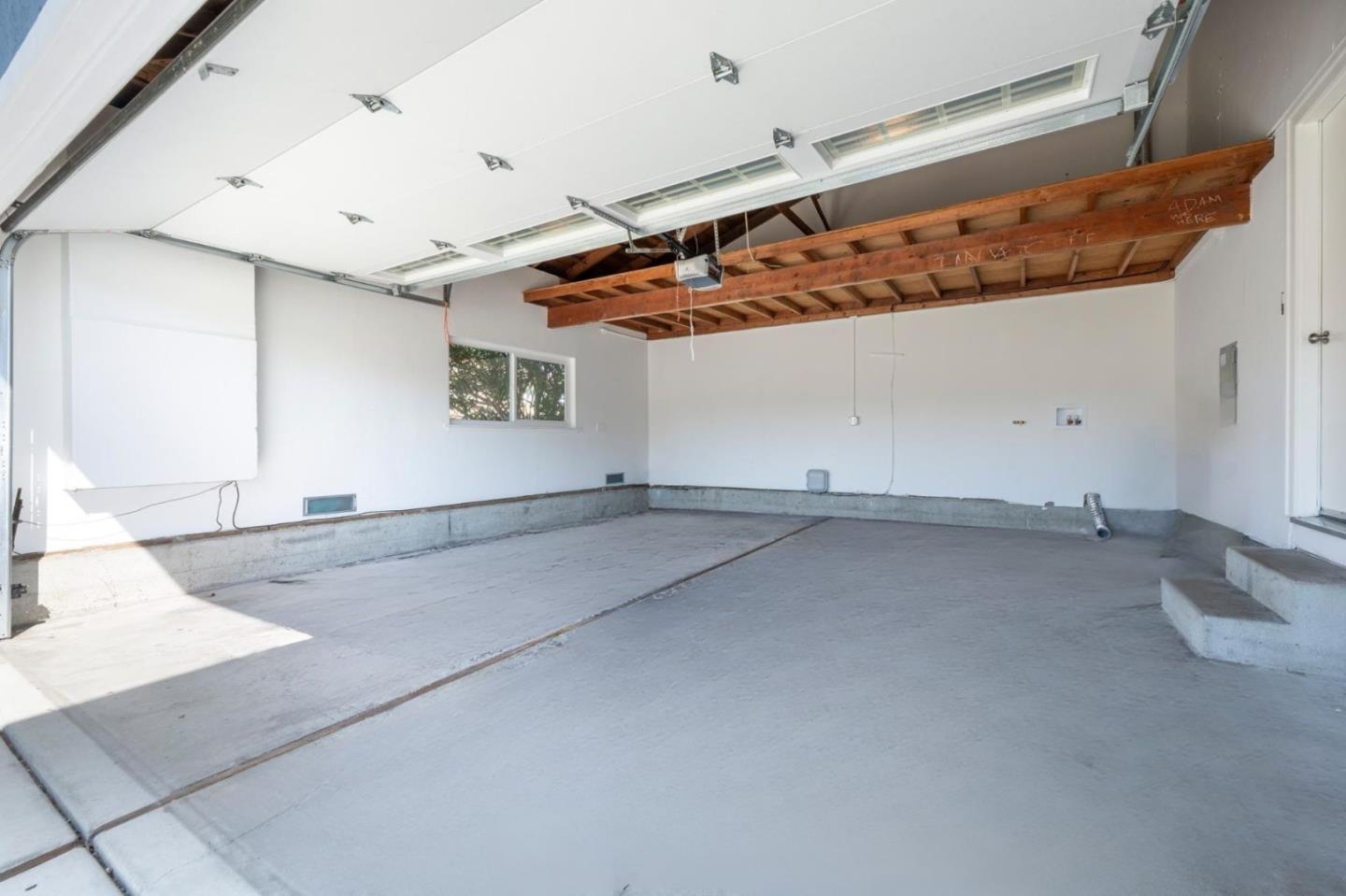 Detail Gallery Image 22 of 63 For 1035 Valota Rd, Redwood City,  CA 94061 - 6 Beds | 4 Baths