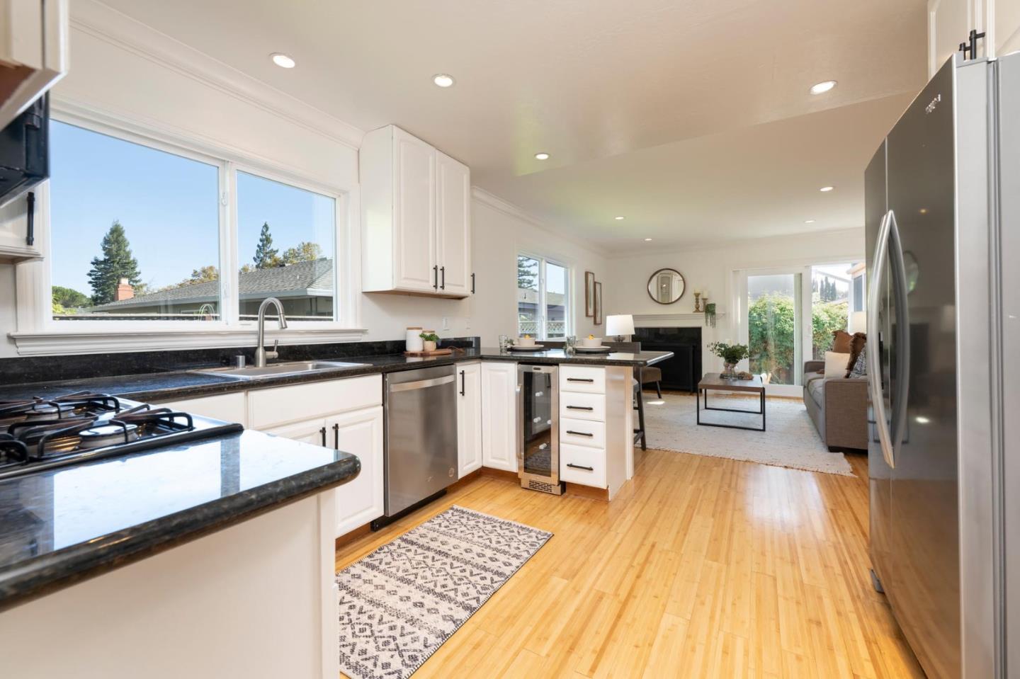 Detail Gallery Image 36 of 63 For 1035 Valota Rd, Redwood City,  CA 94061 - 6 Beds | 4 Baths