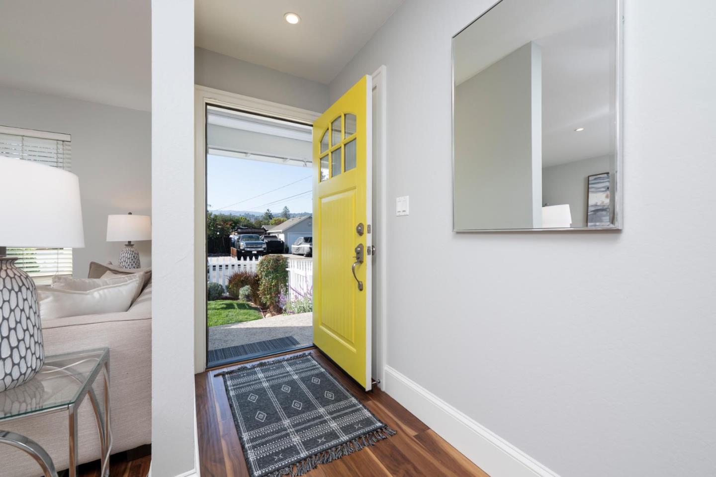 Detail Gallery Image 5 of 63 For 1035 Valota Rd, Redwood City,  CA 94061 - 6 Beds | 4 Baths