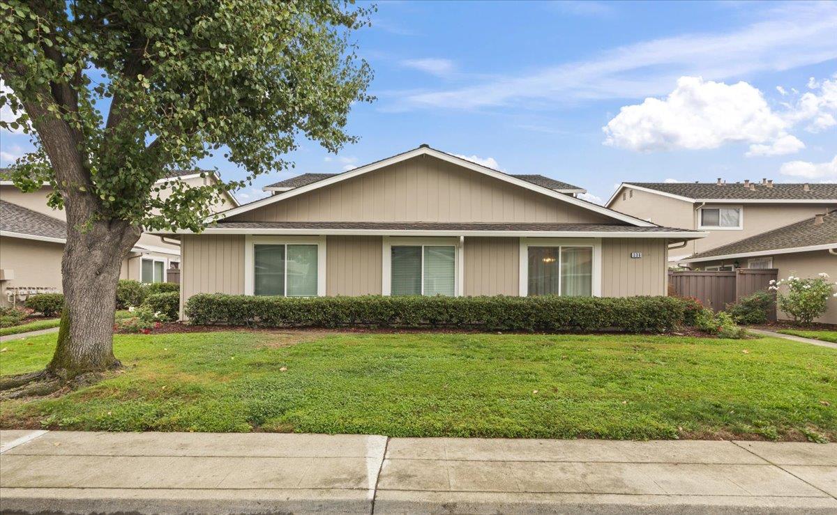 Detail Gallery Image 4 of 47 For 336 San Miguel Ct #1,  Milpitas,  CA 95035 - 3 Beds | 1 Baths