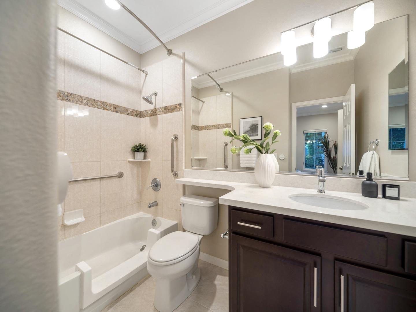 Detail Gallery Image 13 of 20 For 2214 Raspberry Ln, Mountain View,  CA 94043 - 3 Beds | 2/1 Baths