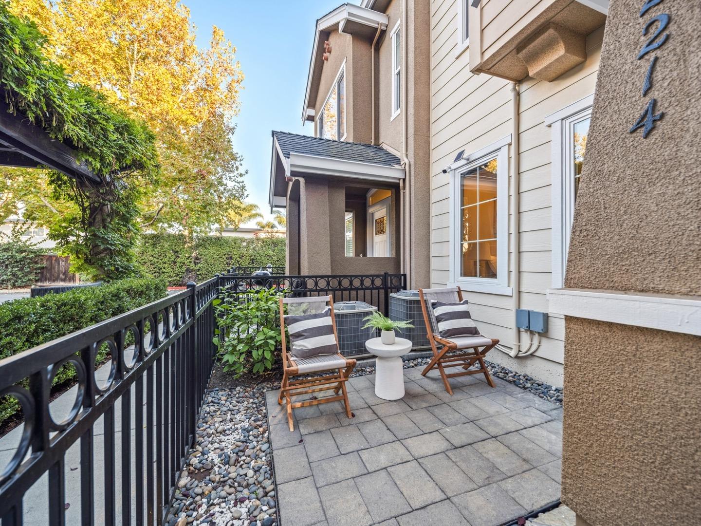 Detail Gallery Image 20 of 20 For 2214 Raspberry Ln, Mountain View,  CA 94043 - 3 Beds | 2/1 Baths