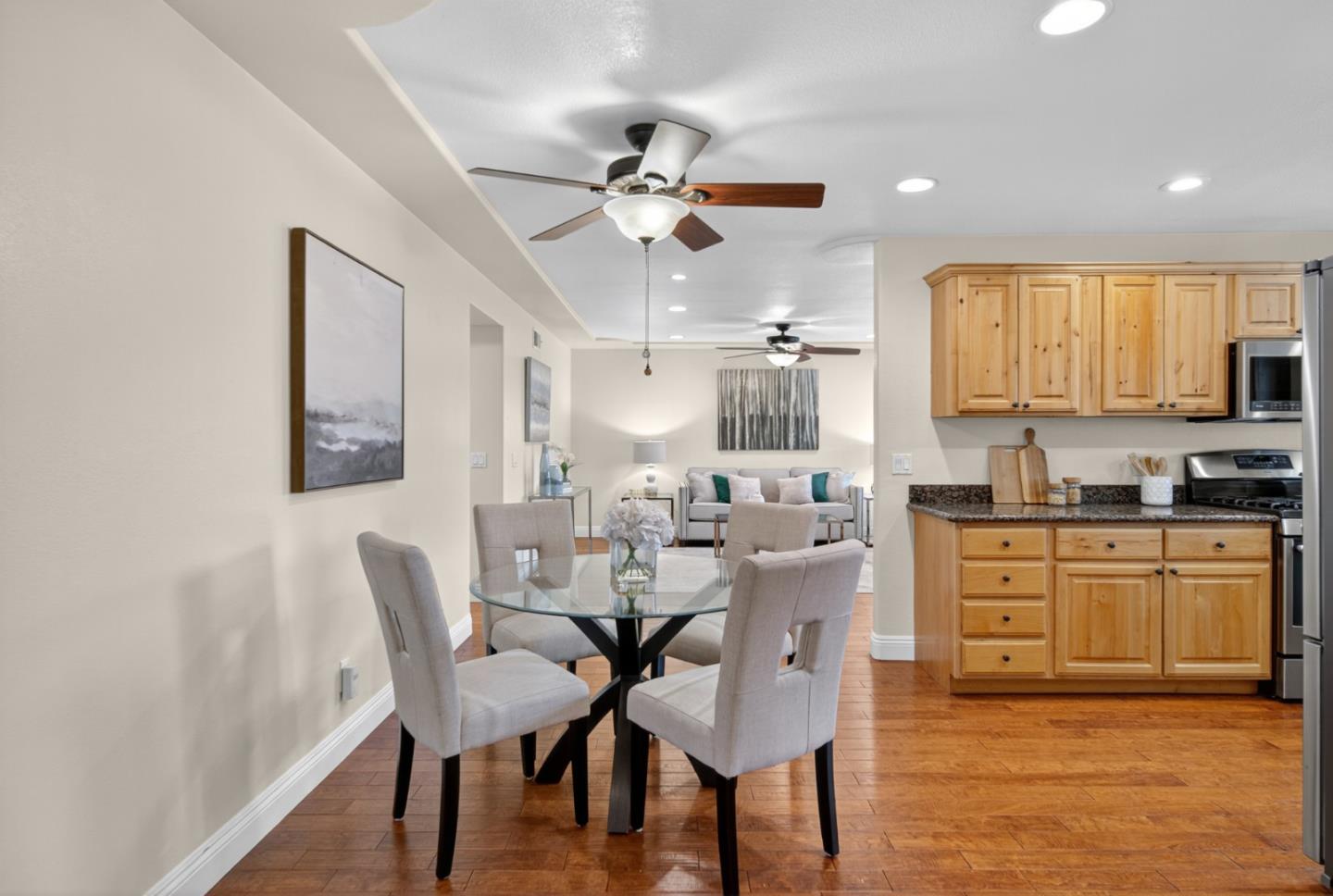 Detail Gallery Image 8 of 38 For 751 La Paloma Way, Gilroy,  CA 95020 - 3 Beds | 2 Baths