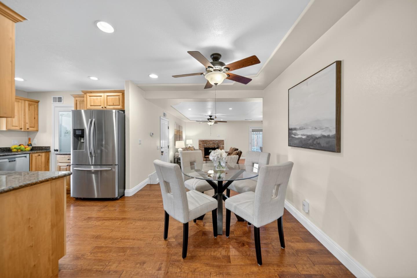 Detail Gallery Image 9 of 38 For 751 La Paloma Way, Gilroy,  CA 95020 - 3 Beds | 2 Baths