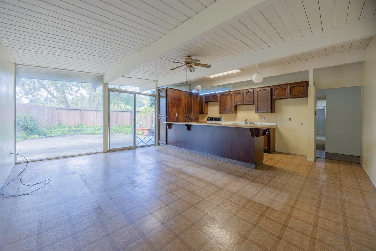 Detail Gallery Image 5 of 19 For 22 Anchorage Ct, San Rafael,  CA 94903 - 4 Beds | 2 Baths