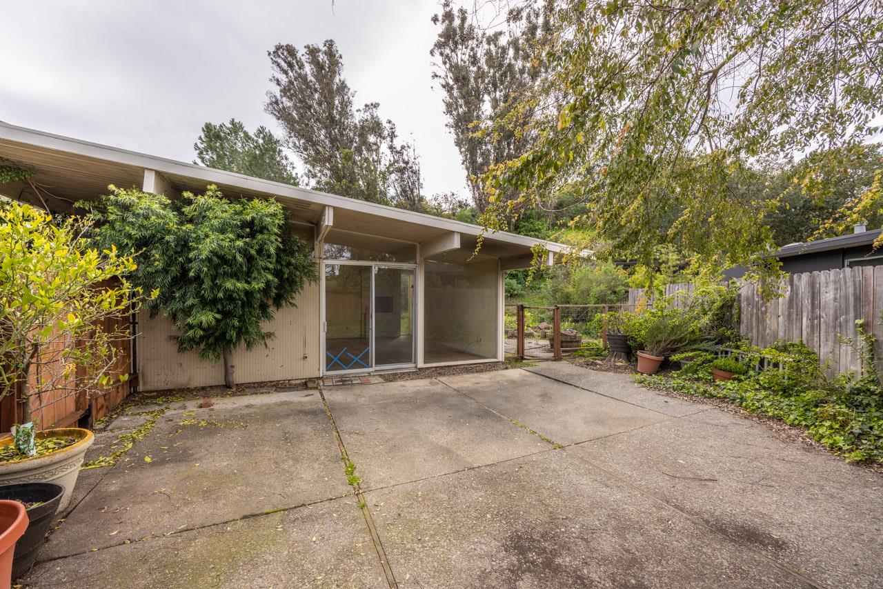 Detail Gallery Image 7 of 19 For 22 Anchorage Ct, San Rafael,  CA 94903 - 4 Beds | 2 Baths