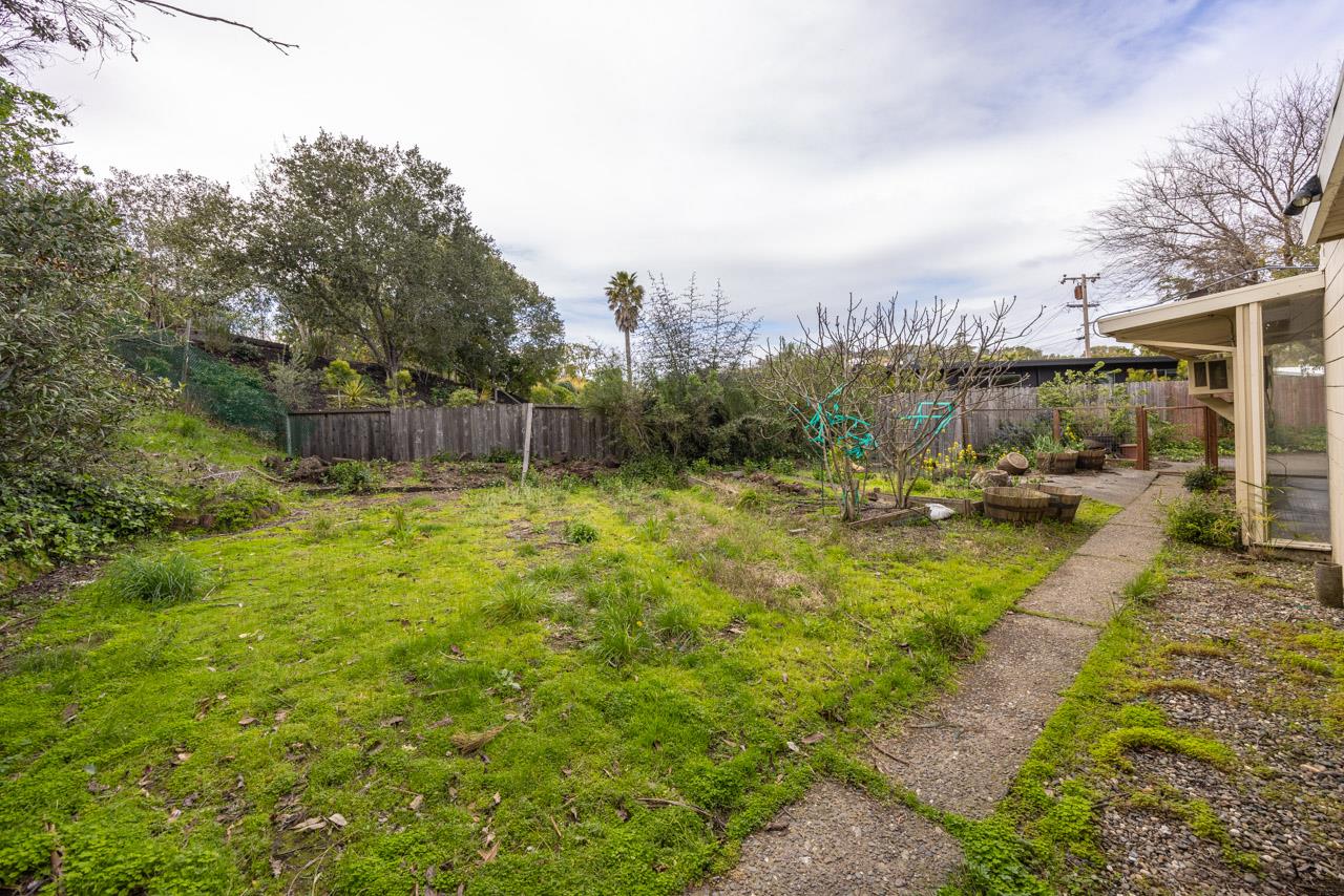 Detail Gallery Image 9 of 19 For 22 Anchorage Ct, San Rafael,  CA 94903 - 4 Beds | 2 Baths