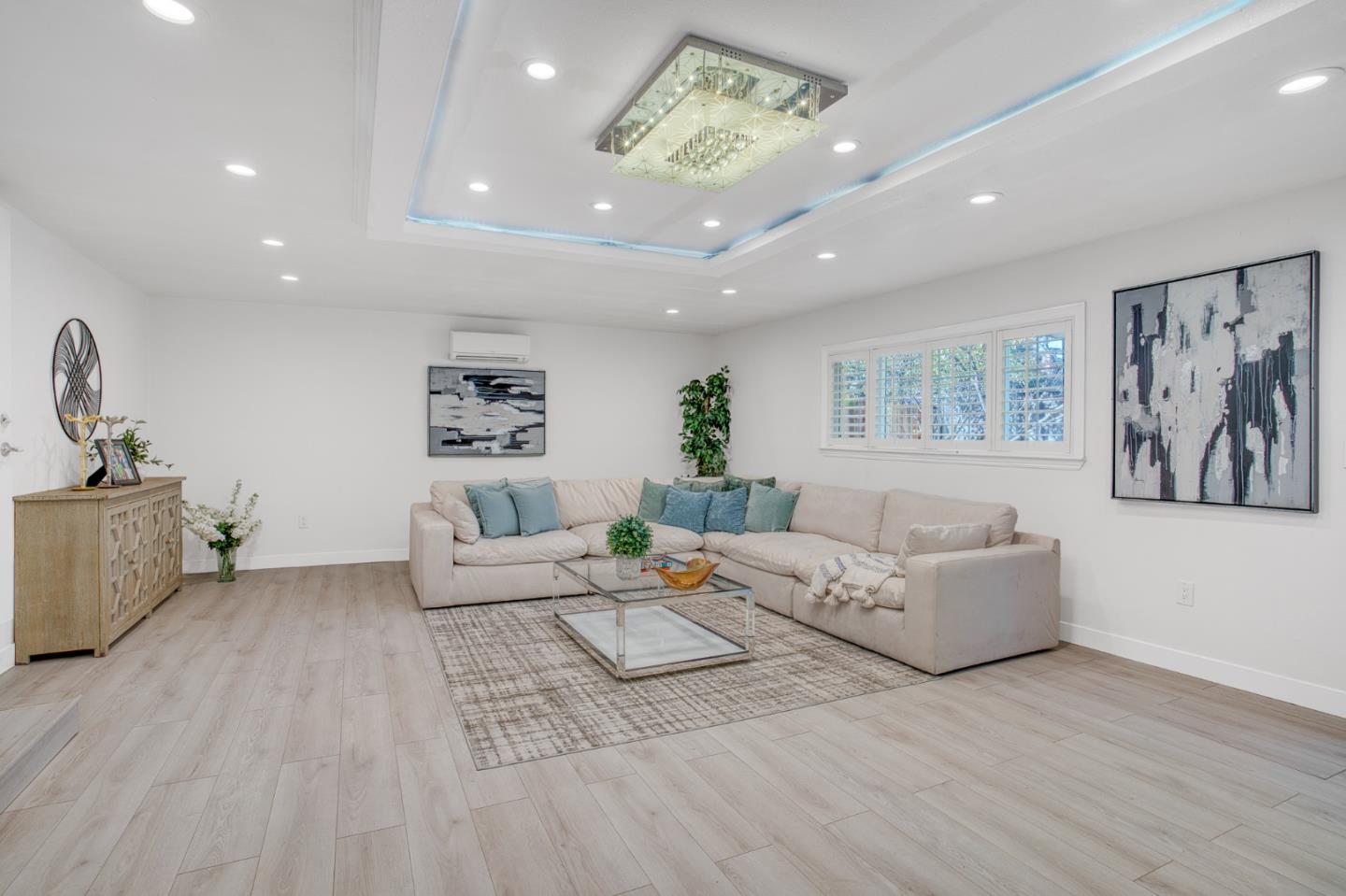 Detail Gallery Image 12 of 40 For 489 Hassinger Rd, San Jose,  CA 95111 - 5 Beds | 3 Baths