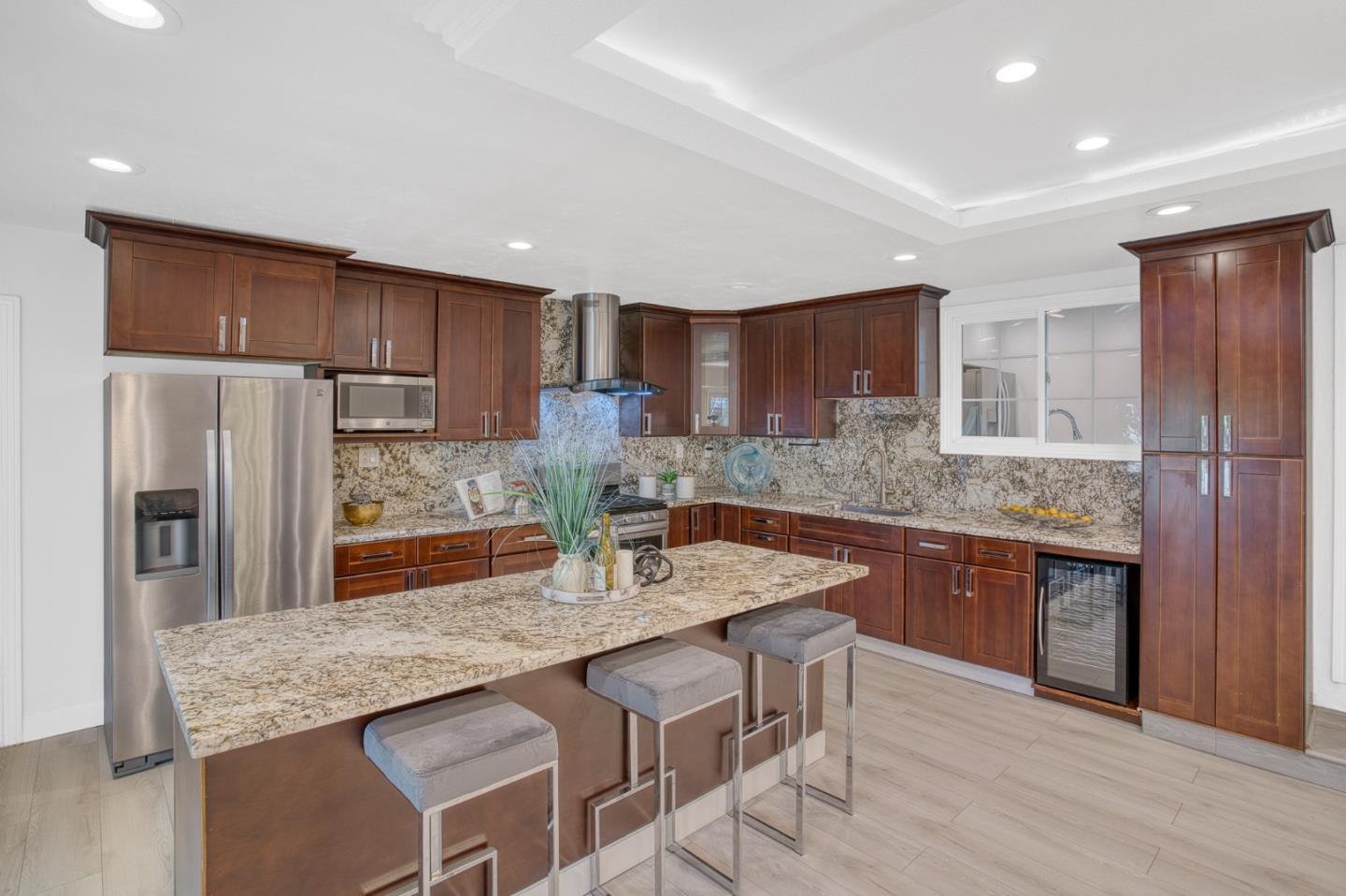 Detail Gallery Image 15 of 40 For 489 Hassinger Rd, San Jose,  CA 95111 - 5 Beds | 3 Baths